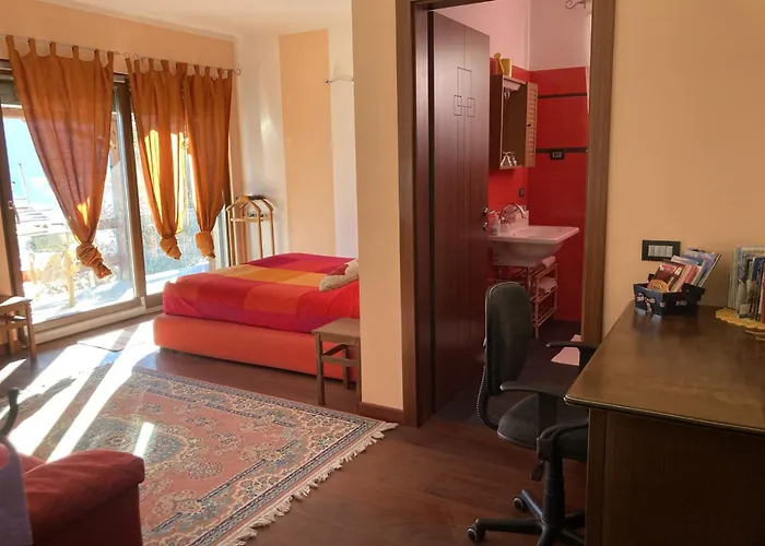 בית הארחה La Stanza Dei Segreti אאוסטה